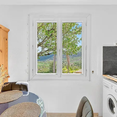 Location Les Iris Holiday home