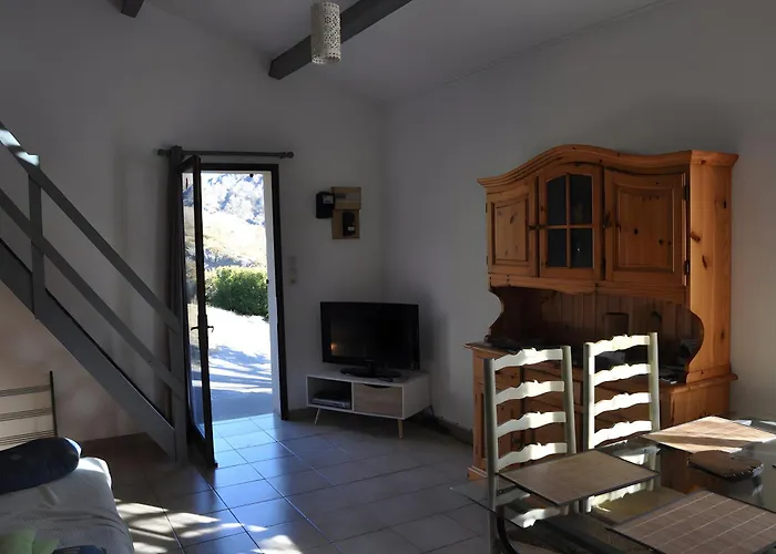 Holiday home Location Les Iris La Robine-Sur-Galabre