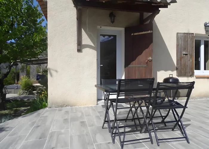 Holiday home Location Les Iris *