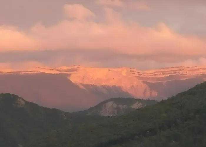 Holiday home Location Les Iris *