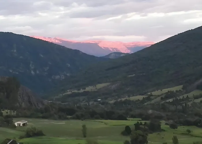 Location Les Iris Hébergement de vacances *